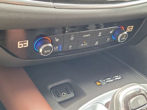 Used 2019 Buick Enclave Avenir image 29