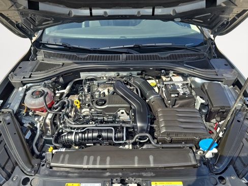 Used 2024 Volkswagen Jetta SE image 12