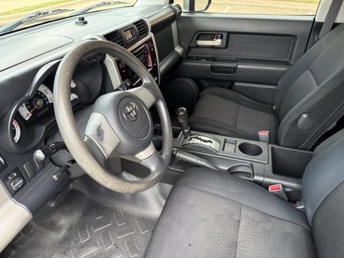 Used 2007 Toyota FJ Cruiser 2WD image 11