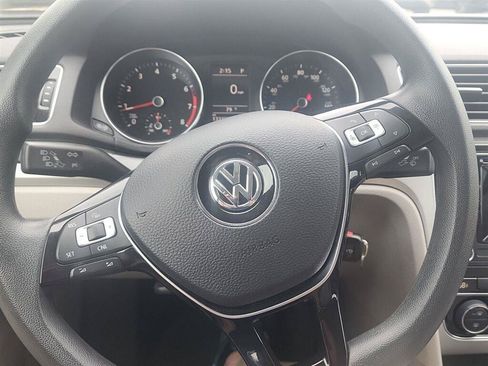 Used 2016 Volkswagen Passat 1.8T S FWD image 9