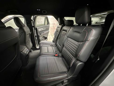 New 2026 Ford Explorer ST-Line w/ ST-Line Street Pack image 19