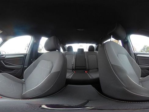 Used 2025 Volkswagen Jetta Sport image 41