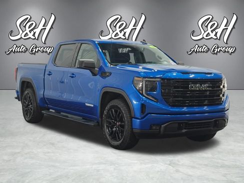 Used 2022 GMC Sierra 1500 Elevation w/ LPO, Elevation Black Package AWD/4WD image 2
