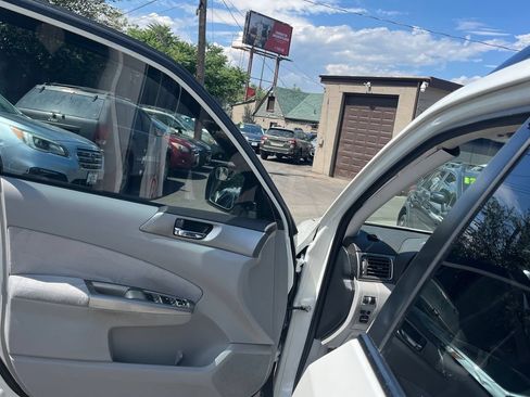 Used 2010 Subaru Forester 2.5X Limited AWD/4WD image 10