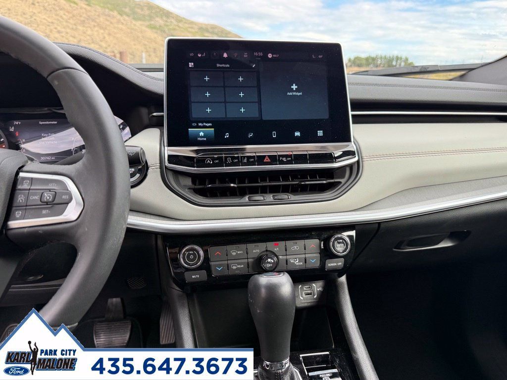 Used 2025 Jeep Compass Limited AWD/4WD image 19