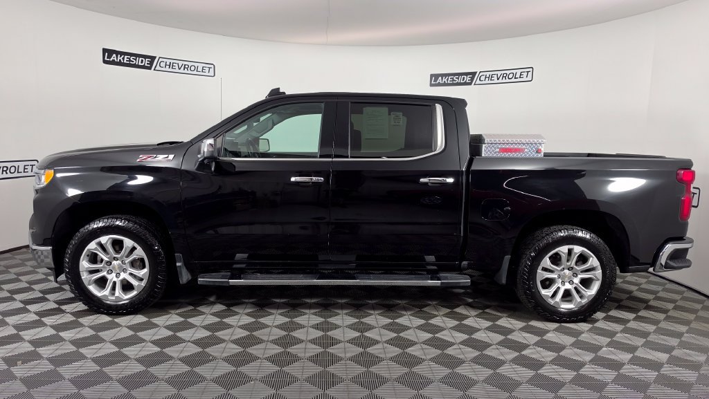 Used 2023 Chevrolet Silverado 1500 LTZ w/ LTZ Convenience Package II AWD/4WD image 2