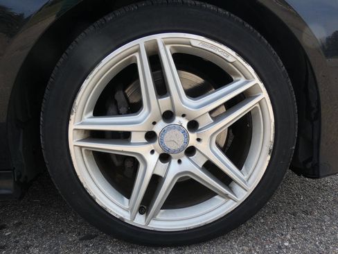 Used 2014 Mercedes-Benz E 350 4MATIC Sedan image 11