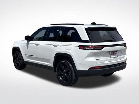 Used 2023 Jeep Grand Cherokee Altitude AWD/4WD image 14