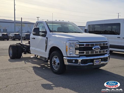 New 2025 Ford F350 XL w/ XL Chrome Package RWD image 1