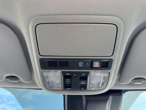 Used 2019 Honda Odyssey Touring image 22