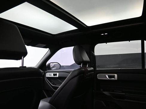 Used 2020 Ford Explorer Limited w/ Class III Trailer Tow Package image 23