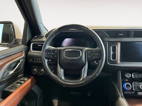 Used 2023 GMC Yukon XL Denali Ultimate AWD/4WD image 10