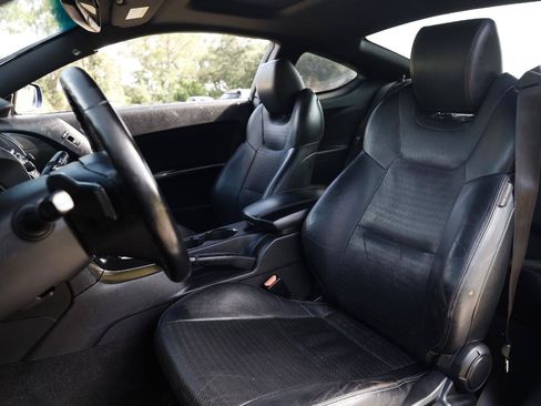Used 2016 Hyundai Genesis Coupe 3.8 RWD image 6