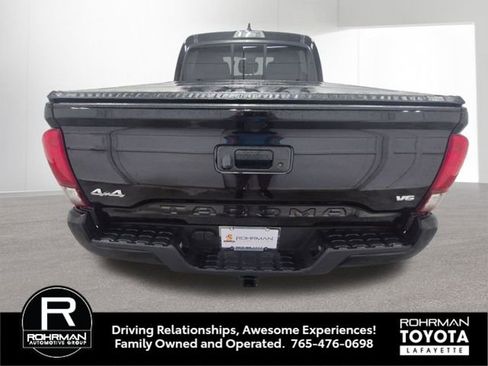 Used 2021 Toyota Tacoma SR AWD/4WD image 5