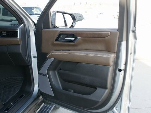 Used 2025 GMC Yukon Denali Ultimate image 41