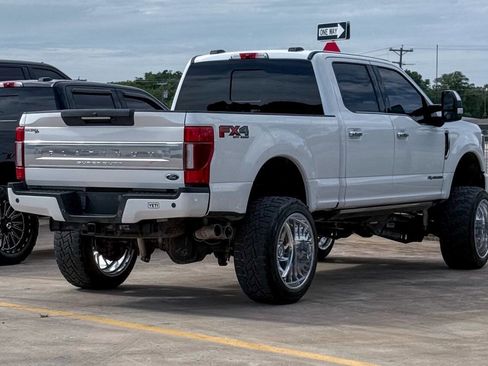 Used 2022 Ford F250 Platinum w/ FX4 Off-Road Package AWD/4WD image 4