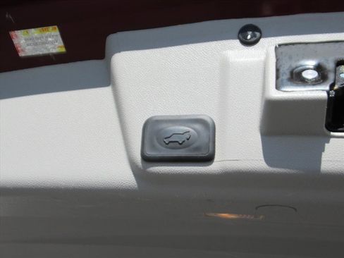 Used 2017 Buick Enclave Leather image 33