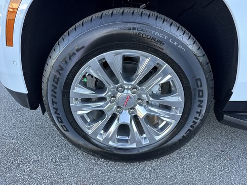 New 2026 GMC Yukon Denali AWD/4WD image 13