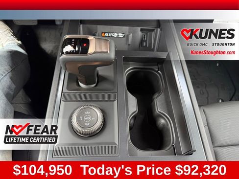 New 2025 GMC Hummer EV 2X w/ LPO, Dark Essentials Package image 34