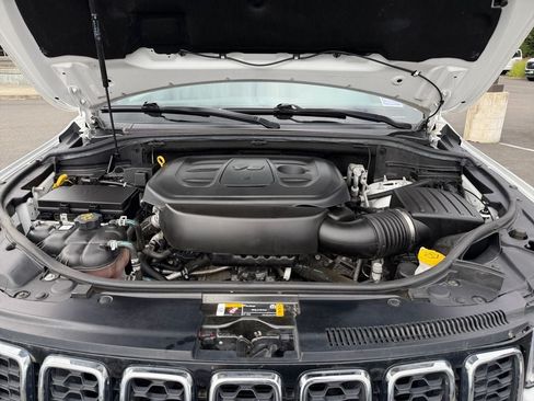 Used 2021 Jeep Grand Cherokee Laredo RWD image 29