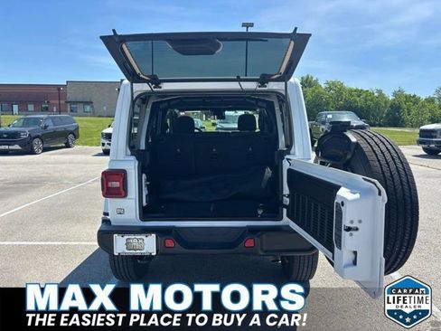 Used 2024 Jeep Wrangler Unlimited Sahara AWD/4WD image 20