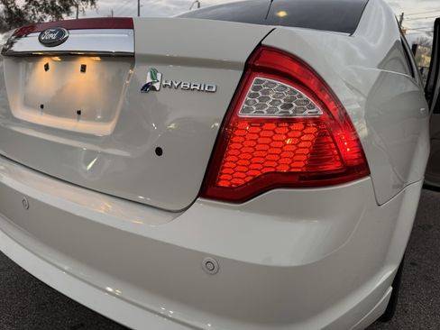 Used 2012 Ford Fusion Hybrid FWD image 16