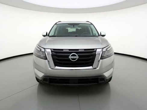 Used 2025 Nissan Pathfinder SV AWD/4WD image 2