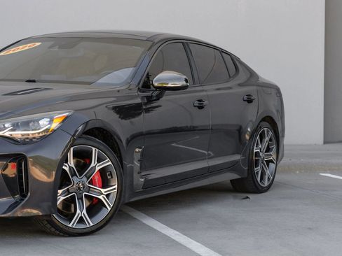 Used 2020 Kia Stinger GT2 image 9