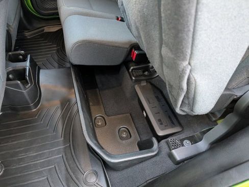 Used 2025 Jeep Gladiator Sport image 21