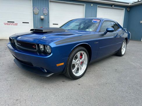 Used 2010 Dodge Challenger R/T RWD image 1