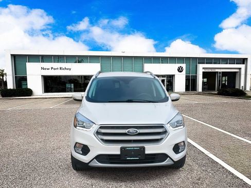Used 2017 Ford Escape Titanium image 3
