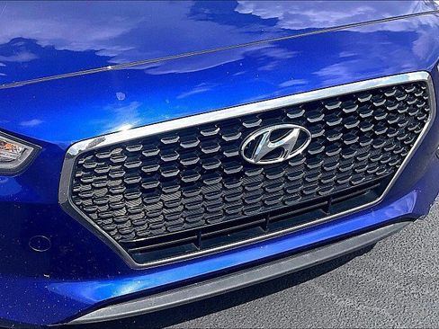 Used 2019 Hyundai Elantra GT image 29