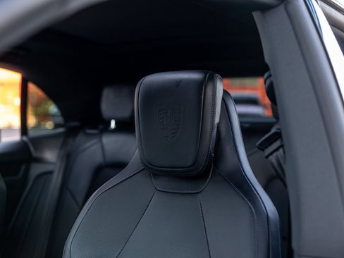 Certified 2025 Porsche Macan 4S Electric AWD/4WD image 44