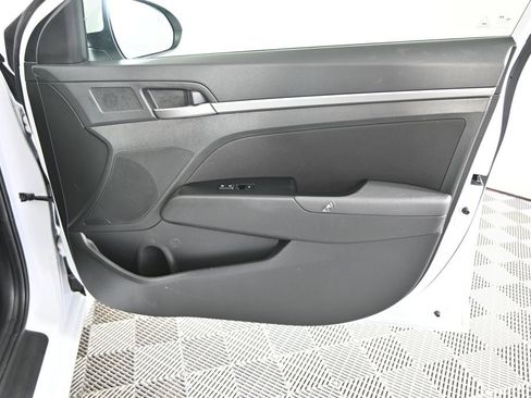 Used 2018 Hyundai Elantra SEL FWD image 12