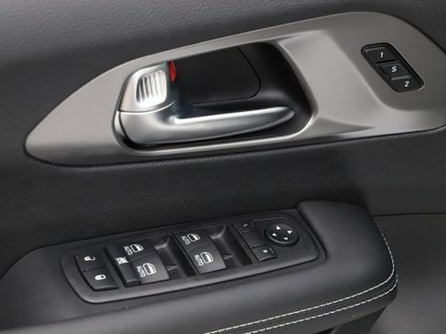 New 2026 Chrysler Pacifica Select image 18