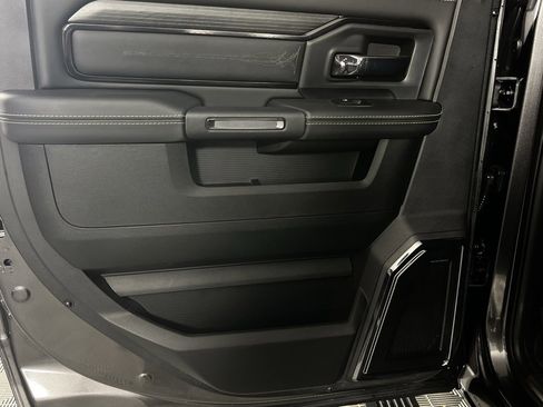 Used 2024 RAM 2500 Limited image 25