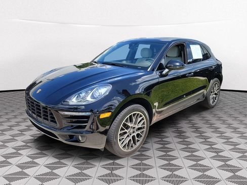 Used 2017 Porsche Macan AWD/4WD image 3