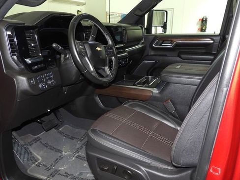Used 2024 Chevrolet Silverado 2500 High Country w/ High Country Premium Package AWD/4WD image 39