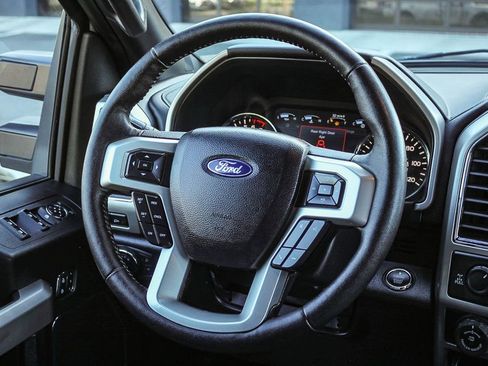 Used 2019 Ford F150 Lariat w/ Equipment Group 502A Luxury AWD/4WD image 19