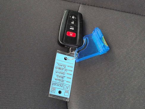 Used 2022 Toyota Corolla LE image 33