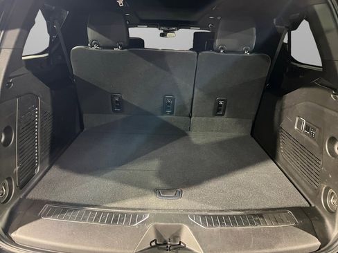 Used 2023 GMC Yukon XL Denali image 5