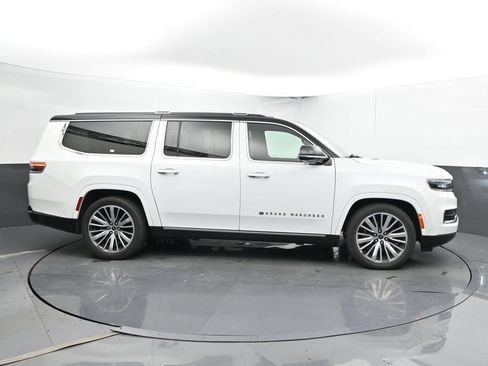 Used 2024 Jeep Grand Wagoneer L Series III AWD/4WD image 3