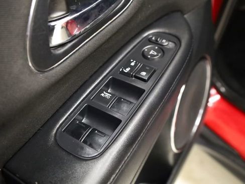 Used 2018 Honda HR-V EX image 18