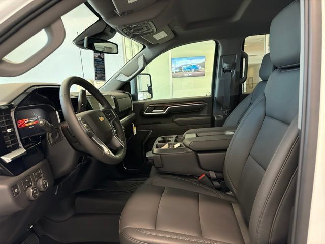 New 2026 Chevrolet Silverado 3500 LT w/ Z71 Chrome Sport Edition AWD/4WD image 18
