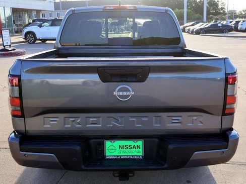 Certified 2025 Nissan Frontier SV w/ SV Convenience Package RWD image 7