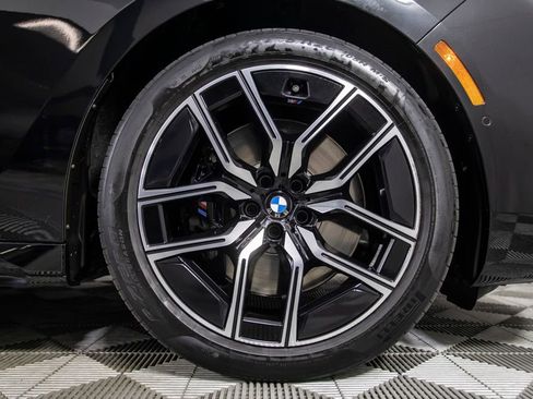 Used 2023 BMW 760i xDrive w/ Executive Package AWD/4WD image 40