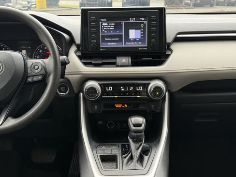 Used 2020 Toyota RAV4 XLE w/ Convenience Package FWD image 31