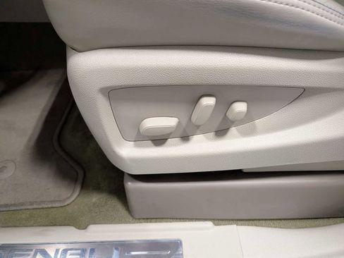 Certified 2017 GMC Yukon Denali image 39