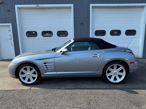 Used 2005 Chrysler Crossfire Limited RWD image 10