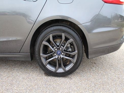 Used 2018 Ford Fusion SE w/ Equipment Group 201A image 19